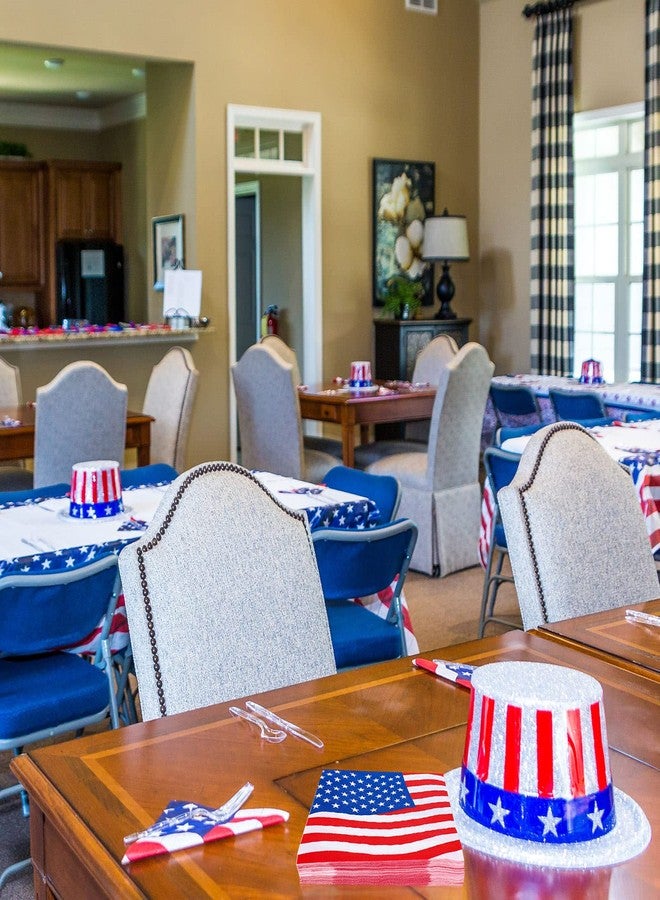 وولاين مناديل ورقية وطنية من والين، مقاس 6.5 × 6.5 بوصة، مزينة بعلم أمريكي، للاستخدام مرة واحدة، مناسبة للاحتفال بيوم الاستقلال الأمريكي (4 يوليو) بألوان الأحمر والأزرق والأبيض والنجوم والخطوط، عبوة من 80 منديلًا. - Image 4